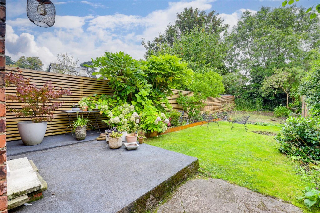 Porchester Road, Mapperley, Nottinghamshire, NG3 6GR