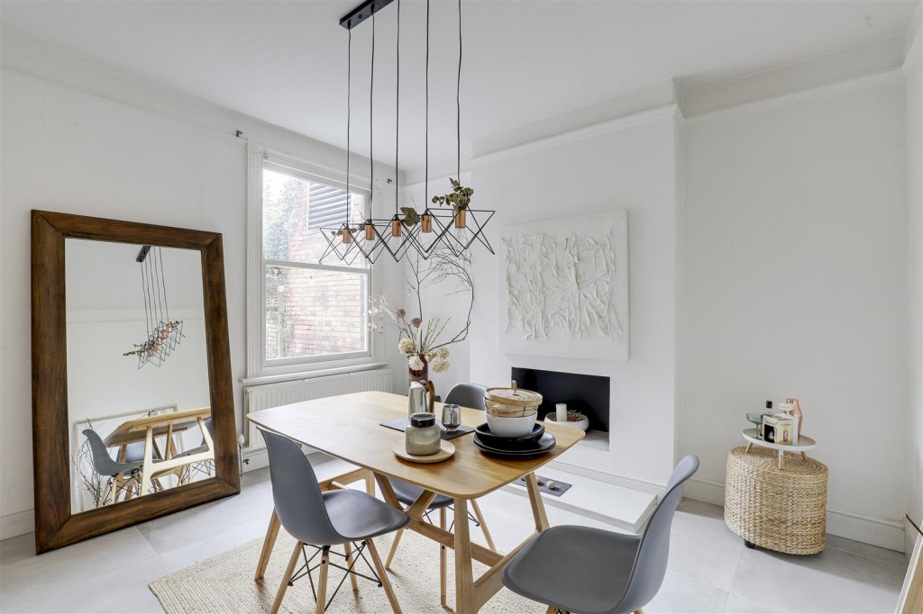 Porchester Road, Mapperley, Nottinghamshire, NG3 6GR