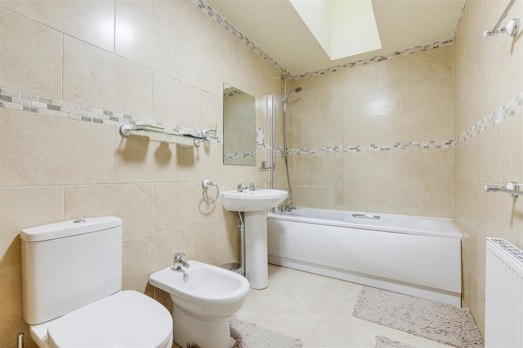 Gatehouse Court, Beeston, Nottinghamshire, NG9 5DU