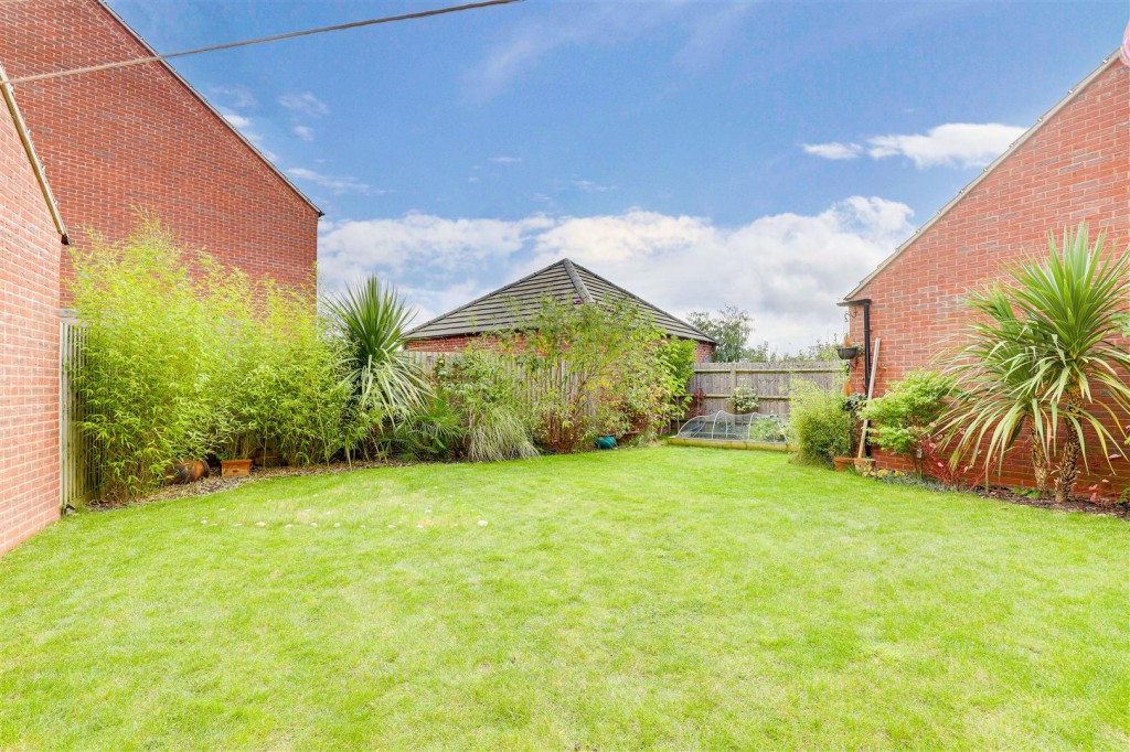 Mill Field Close, Burton Joyce, Nottinghamshire, NG14 5AA