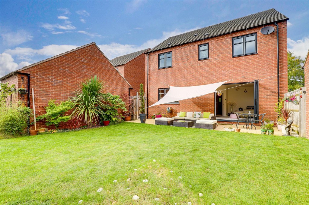 Mill Field Close, Burton Joyce, Nottinghamshire, NG14 5AA