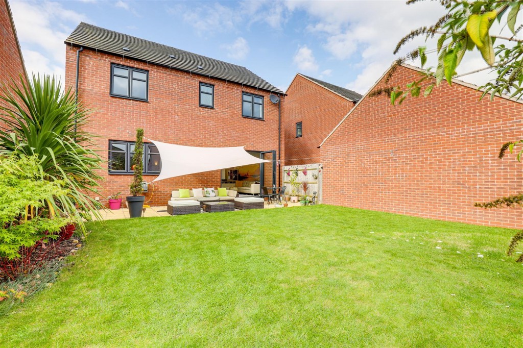Mill Field Close, Burton Joyce, Nottinghamshire, NG14 5AA