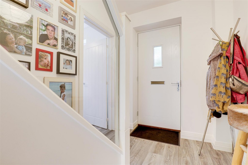 Mill Field Close, Burton Joyce, Nottinghamshire, NG14 5AA