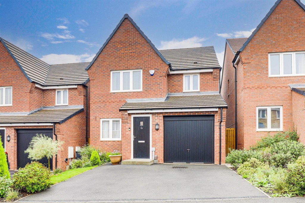 Poole Avenue, Gedling, Nottinghamshire, NG4 4ND