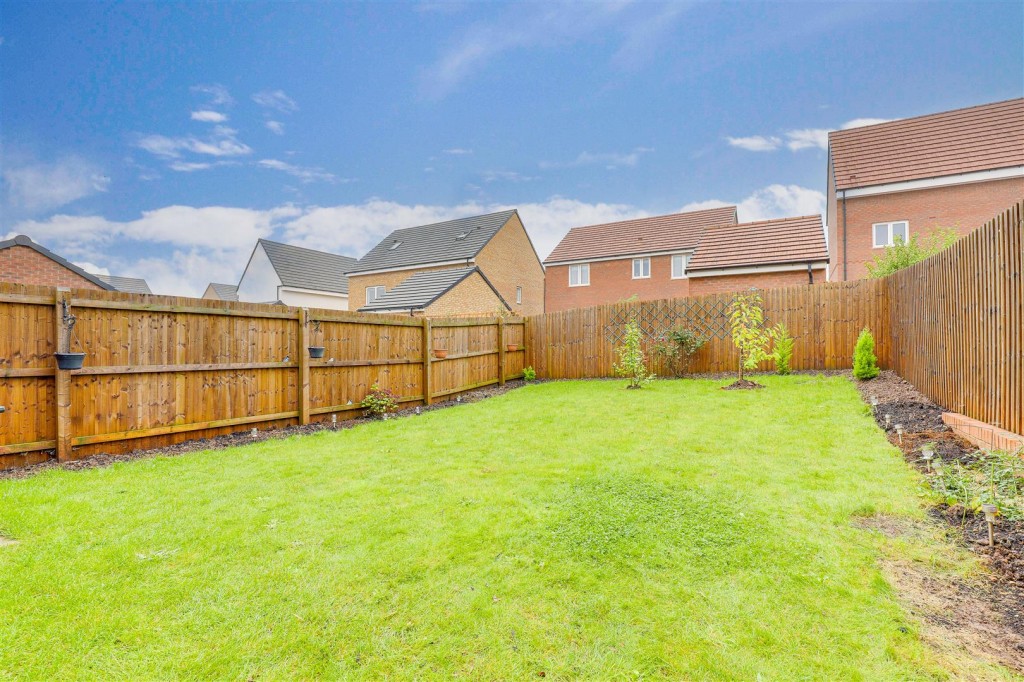 Poole Avenue, Gedling, Nottinghamshire, NG4 4ND
