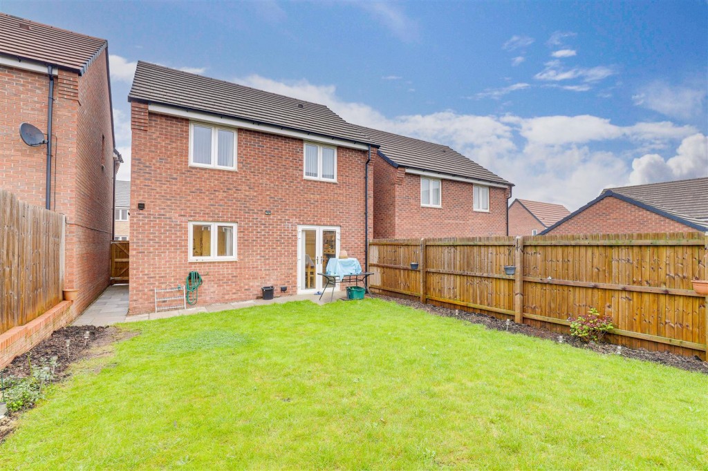 Poole Avenue, Gedling, Nottinghamshire, NG4 4ND
