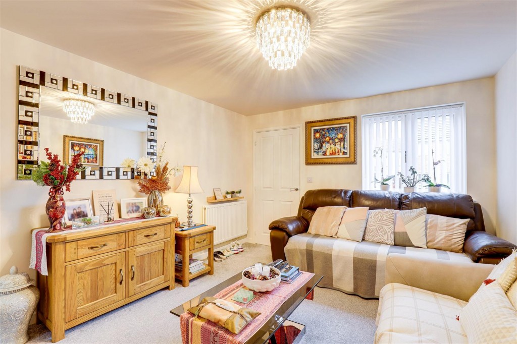Poole Avenue, Gedling, Nottinghamshire, NG4 4ND