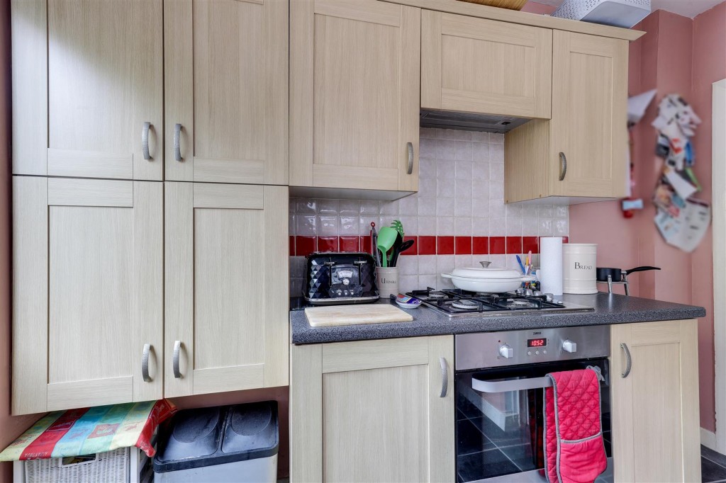 Calverton Road, Arnold, Nottinghamshire, NG5 8FS