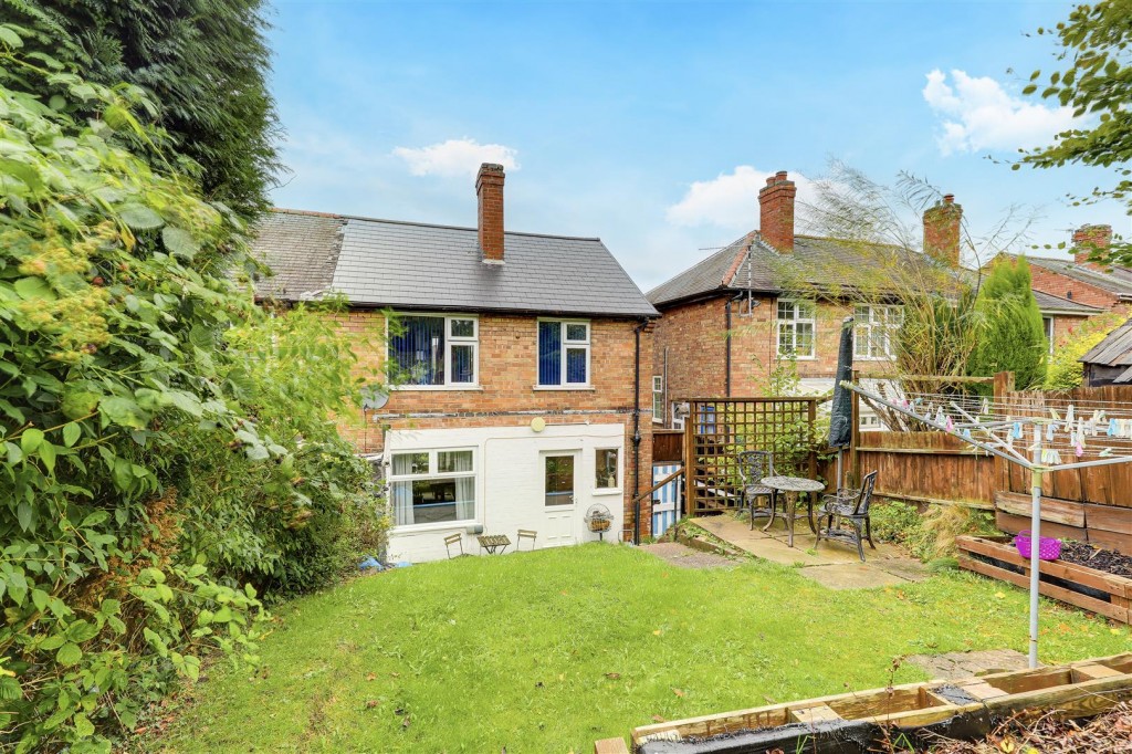 Calverton Road, Arnold, Nottinghamshire, NG5 8FS