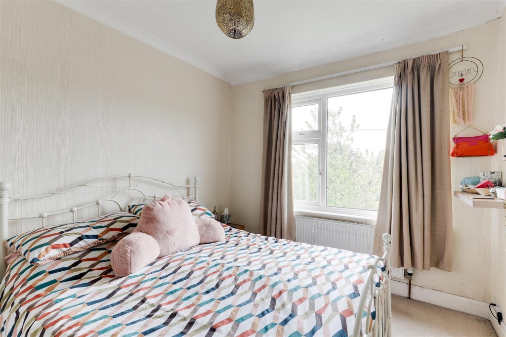 Calverton Road, Arnold, Nottinghamshire, NG5 8FS
