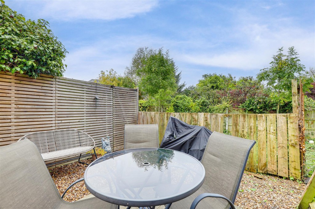 Charnwood Grove, West Bridgford, Nottinghamshire, NG2 7NT