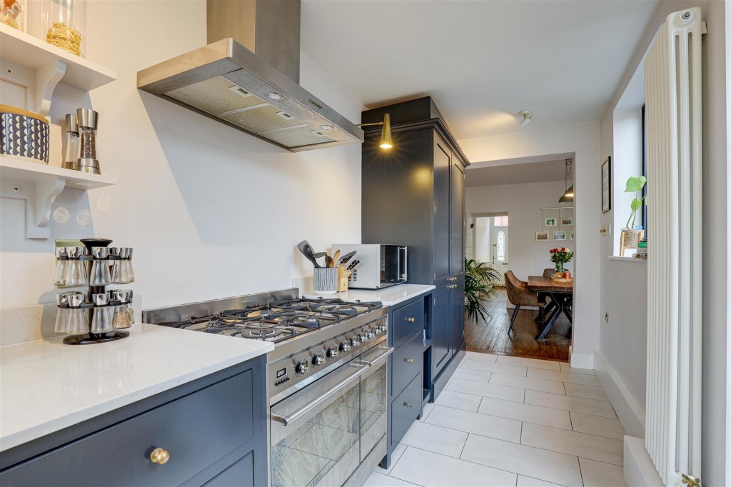 Charnwood Grove, West Bridgford, Nottinghamshire, NG2 7NT