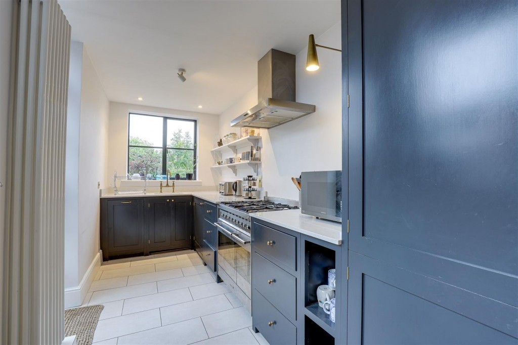 Charnwood Grove, West Bridgford, Nottinghamshire, NG2 7NT