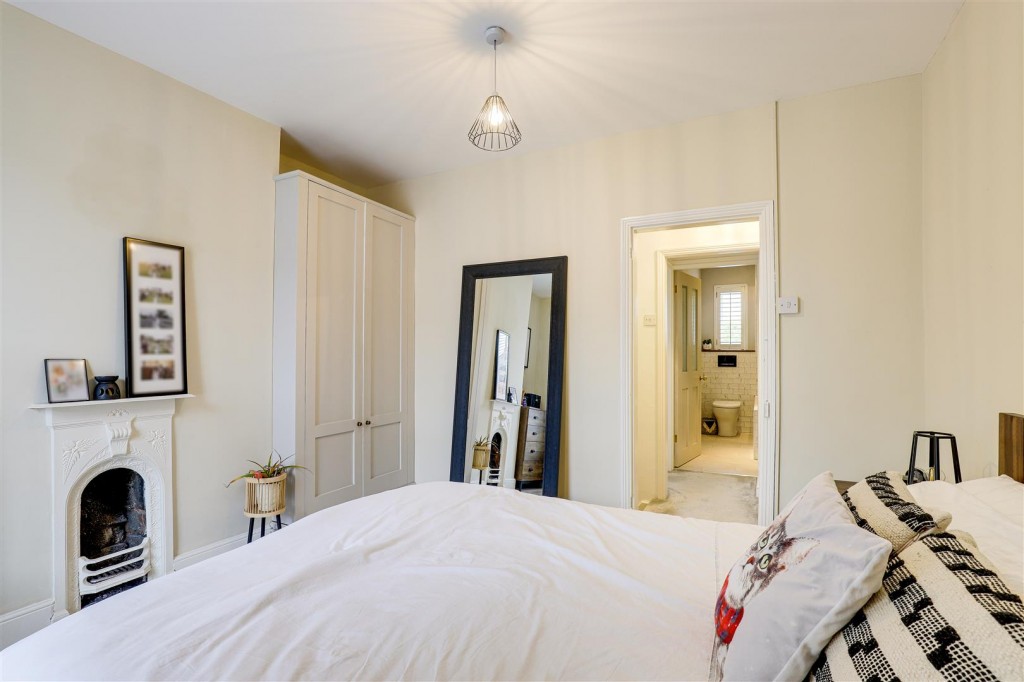 Charnwood Grove, West Bridgford, Nottinghamshire, NG2 7NT