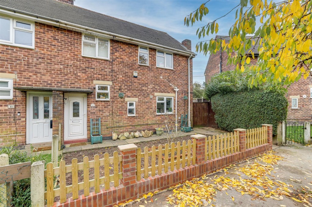Knoll Avenue, Hucknall, Nottinghamshire, NG15 6JE