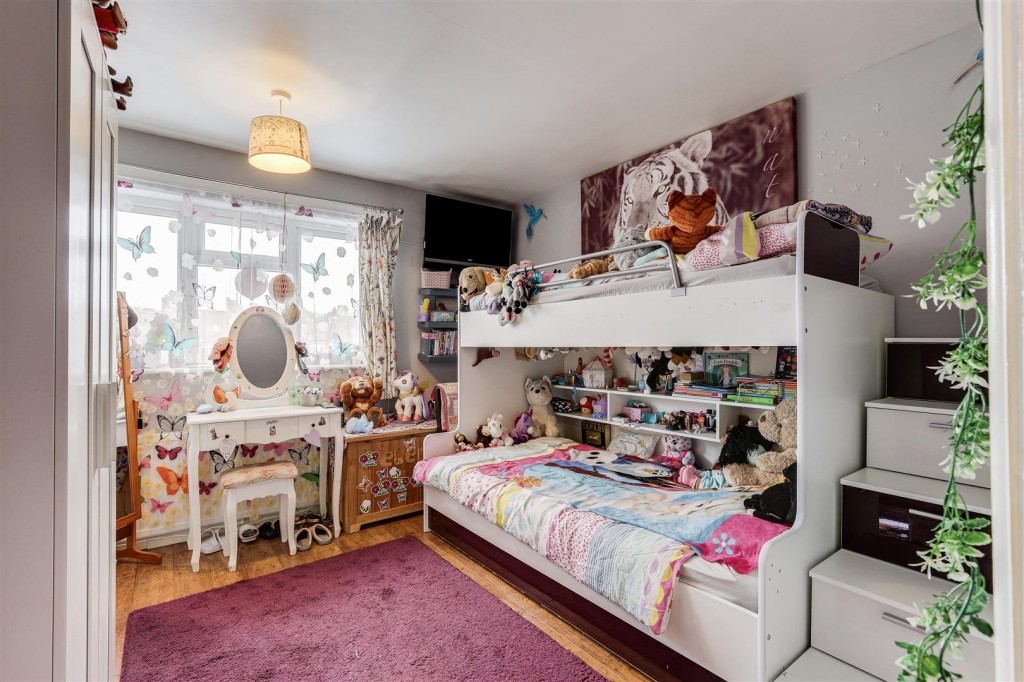 Knoll Avenue, Hucknall, Nottinghamshire, NG15 6JE