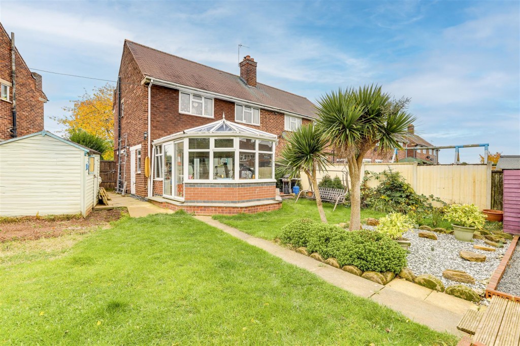 Knoll Avenue, Hucknall, Nottinghamshire, NG15 6JE