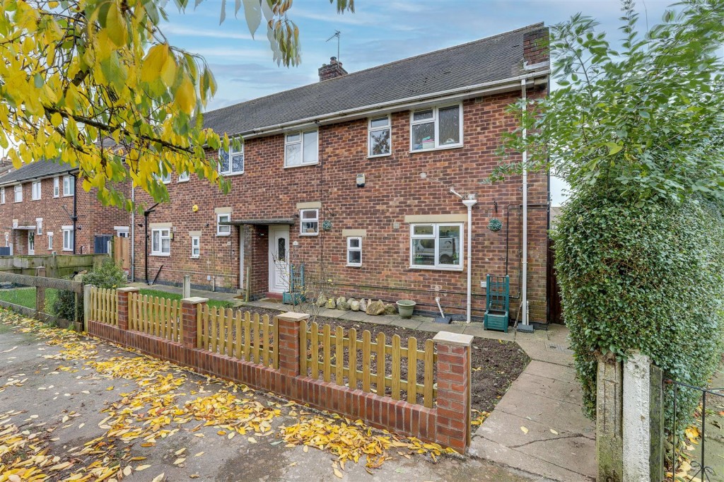 Knoll Avenue, Hucknall, Nottinghamshire, NG15 6JE