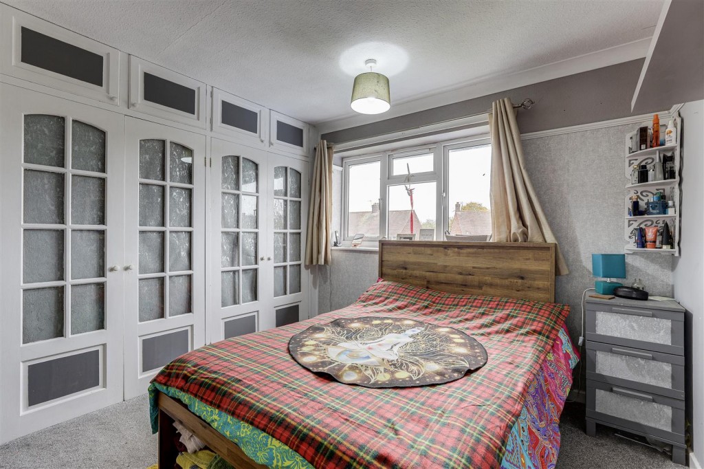 Knoll Avenue, Hucknall, Nottinghamshire, NG15 6JE