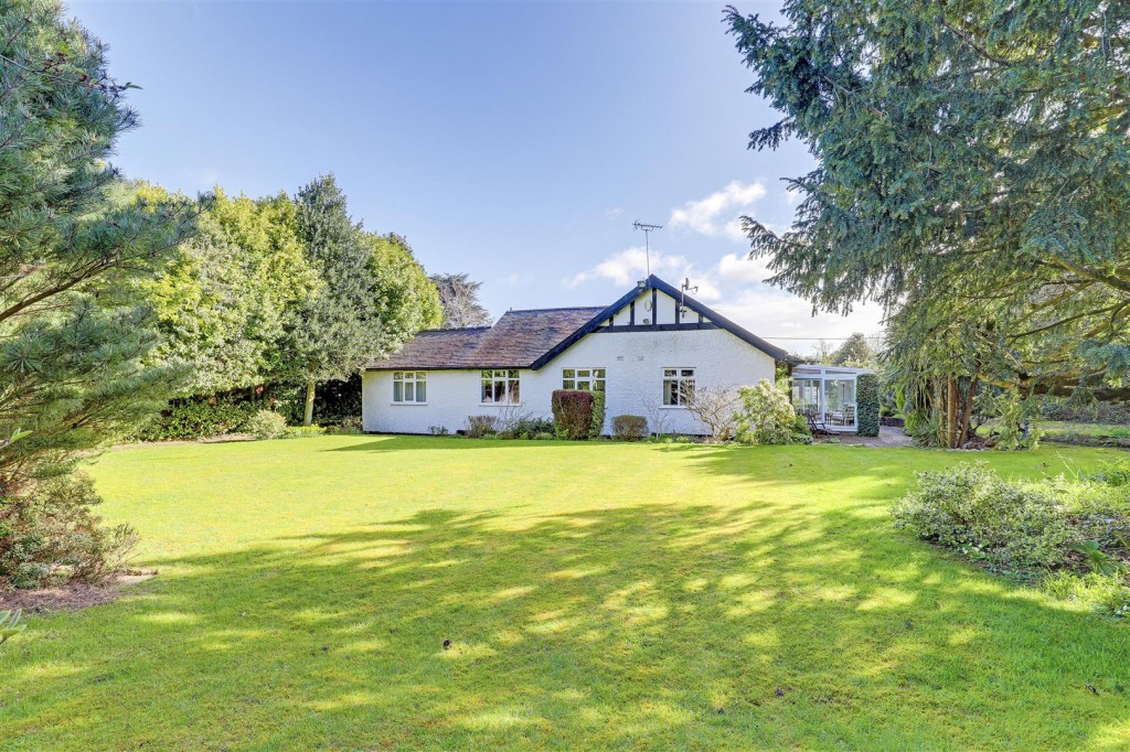 Derby Road, Bramcote, Nottinghamshire, NG9 3GW
