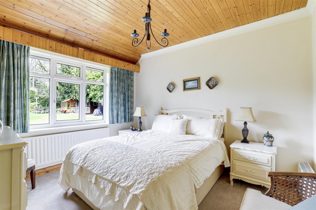 Derby Road, Bramcote, Nottinghamshire, NG9 3GW