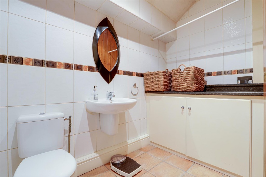 Derby Road, Bramcote, Nottinghamshire, NG9 3GW