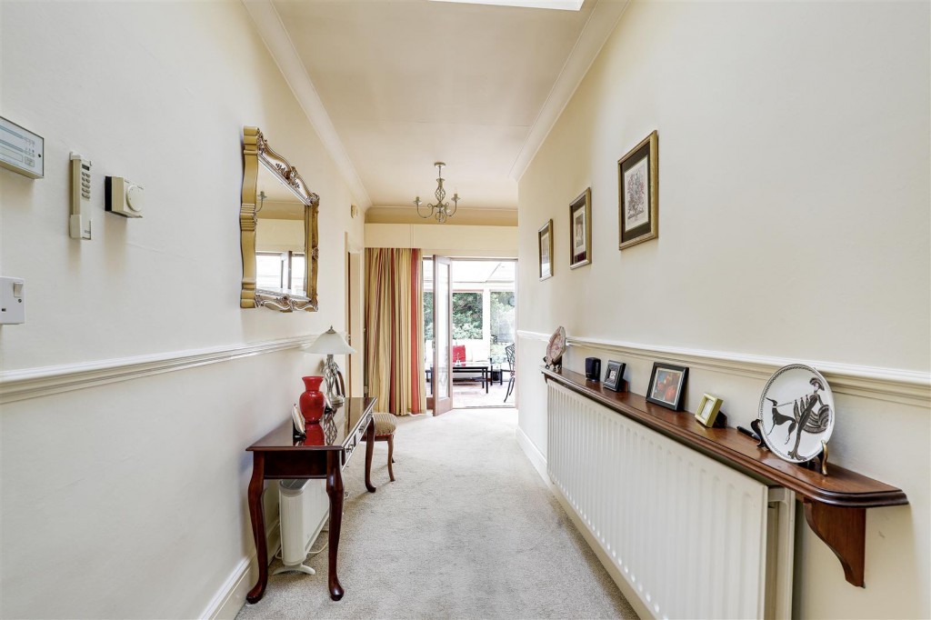 Derby Road, Bramcote, Nottinghamshire, NG9 3GW