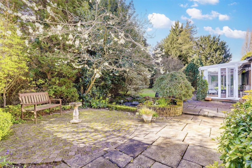 Derby Road, Bramcote, Nottinghamshire, NG9 3GW