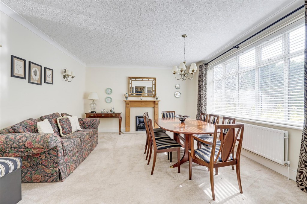 Derby Road, Bramcote, Nottinghamshire, NG9 3GW