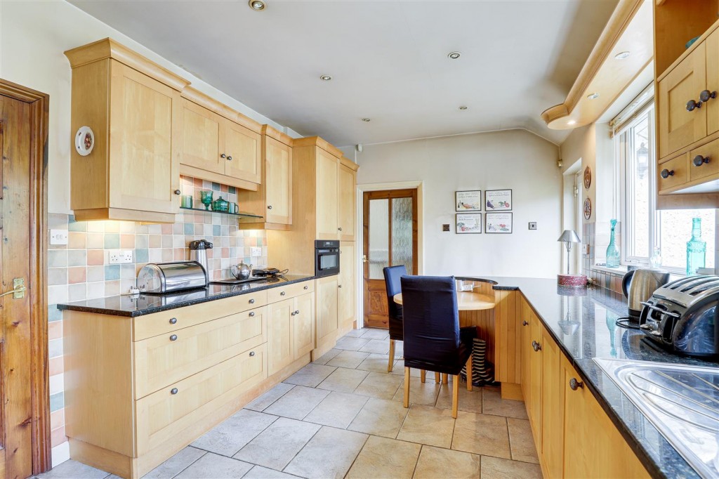 Derby Road, Bramcote, Nottinghamshire, NG9 3GW