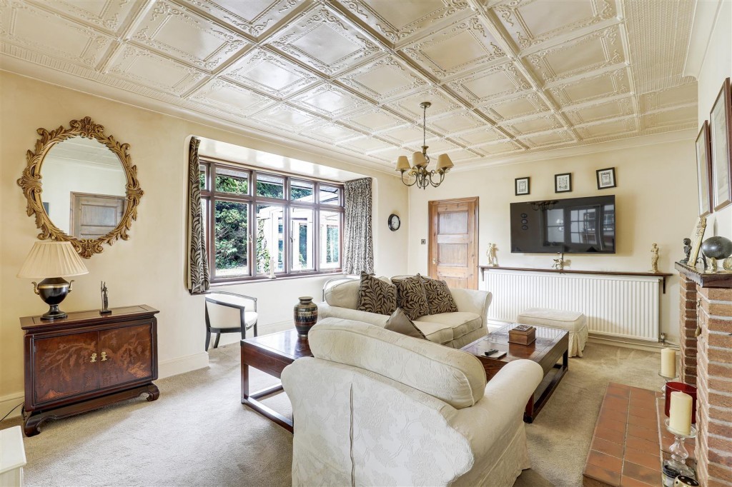Derby Road, Bramcote, Nottinghamshire, NG9 3GW