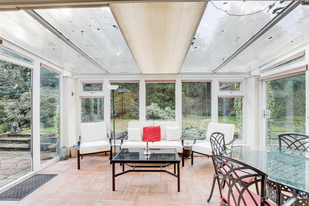 Derby Road, Bramcote, Nottinghamshire, NG9 3GW