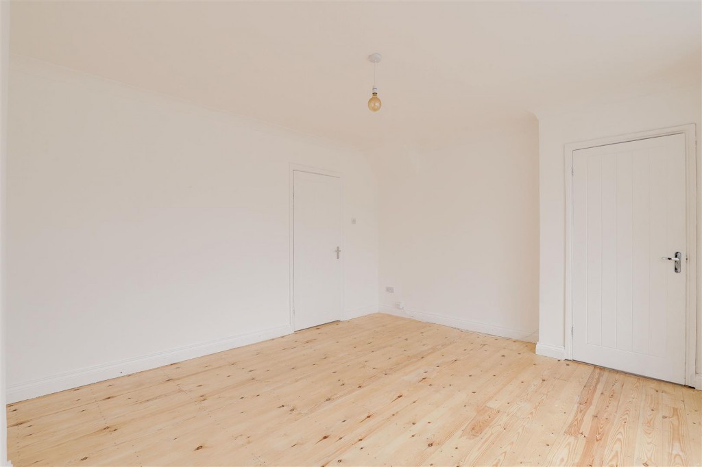 Brierfield Avenue, Wilford, Nottinghamshire, NG11 7DA