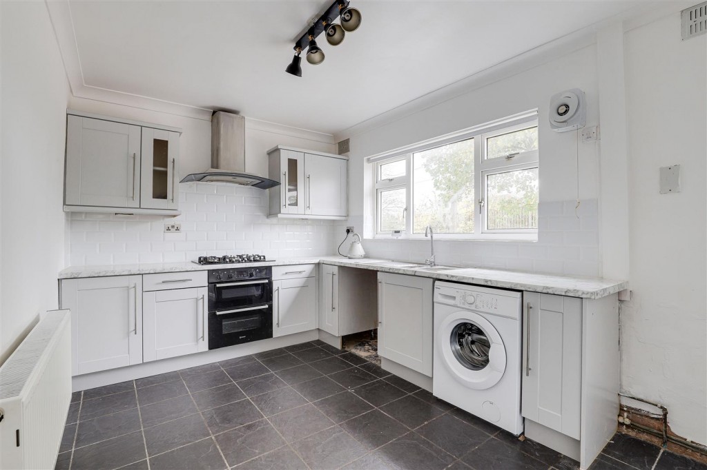 Brierfield Avenue, Wilford, Nottinghamshire, NG11 7DA