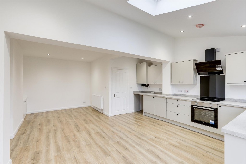 Longmoor Lane, Breaston, Derbyshire, DE72 3BE