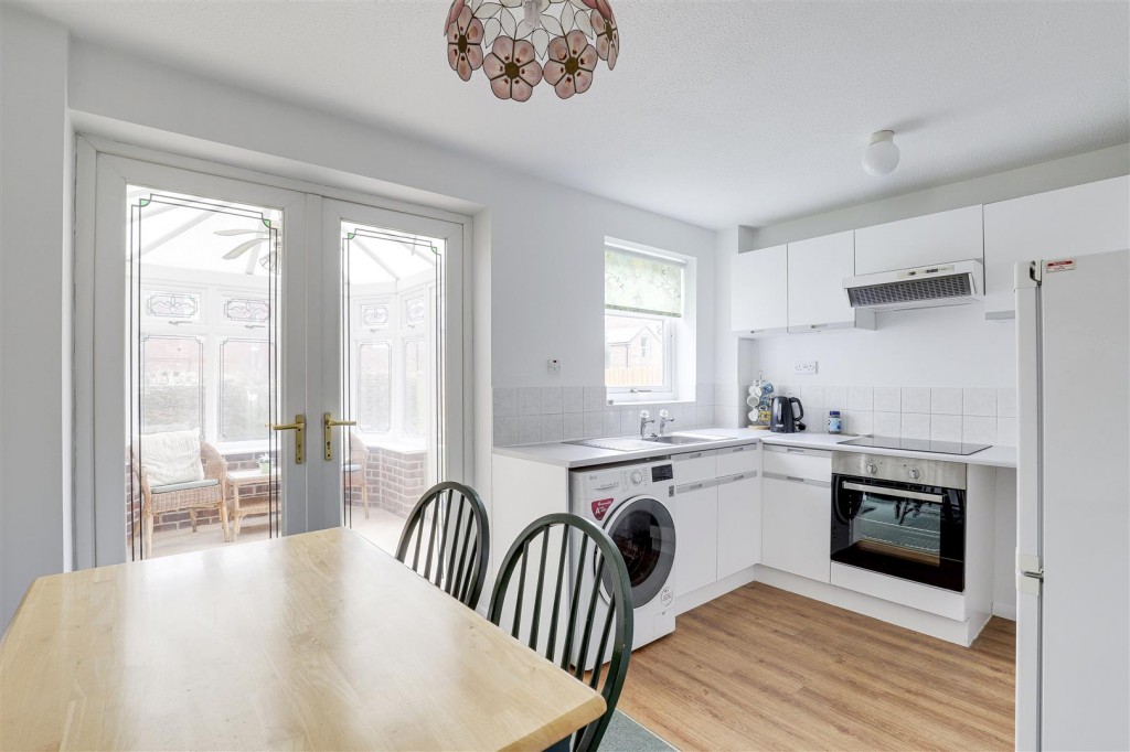 Woodland Avenue, Highbury Vale Nottinghamshire, NG6 9BY