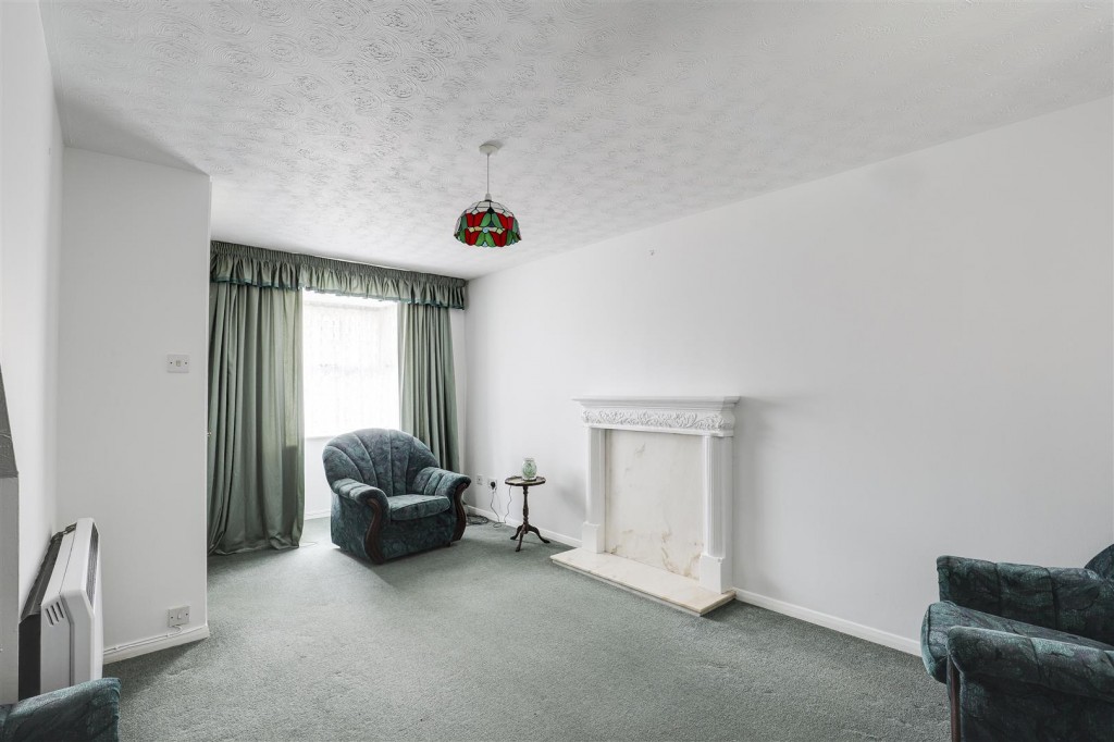 Woodland Avenue, Highbury Vale Nottinghamshire, NG6 9BY