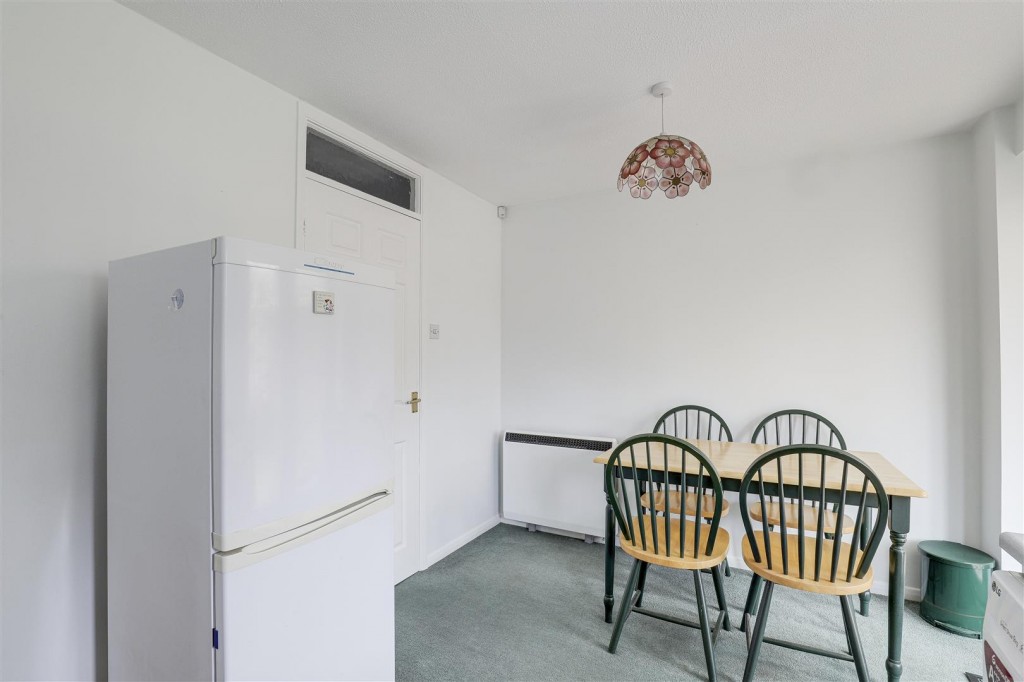 Woodland Avenue, Highbury Vale Nottinghamshire, NG6 9BY