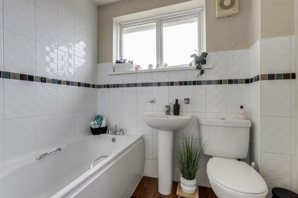 Cheviot Road, Long Eaton, Derbyshire, NG10 4FU