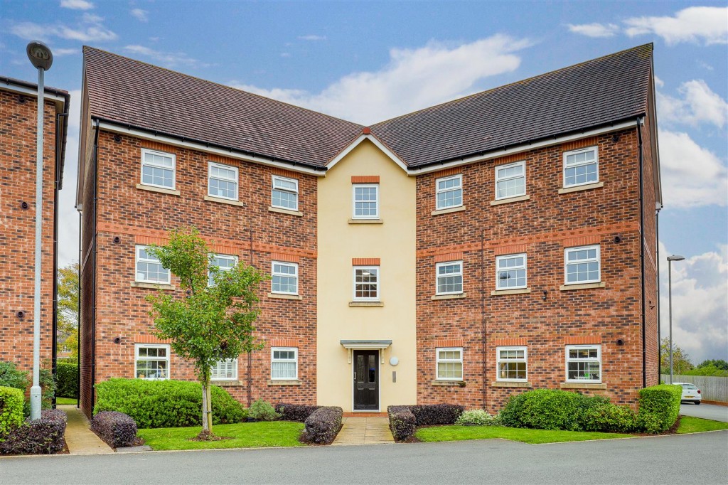 Kestrel Grove, Hucknall, Nottinghamshire, NG15 6UU