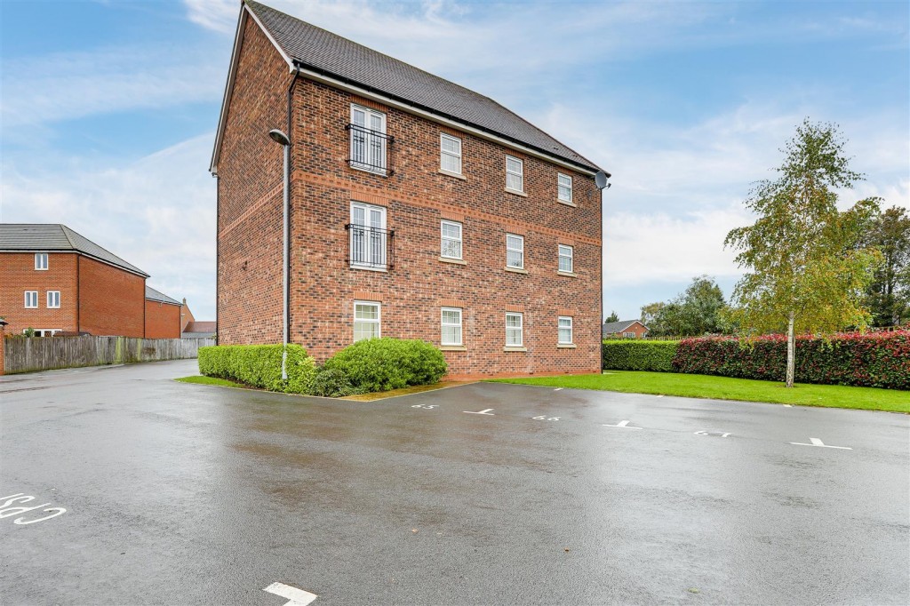 Kestrel Grove, Hucknall, Nottinghamshire, NG15 6UU