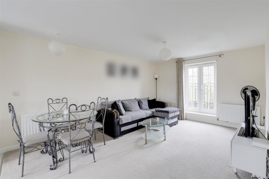 Kestrel Grove, Hucknall, Nottinghamshire, NG15 6UU