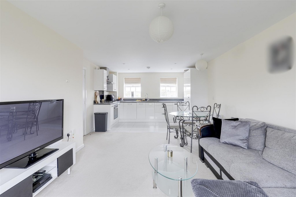 Kestrel Grove, Hucknall, Nottinghamshire, NG15 6UU