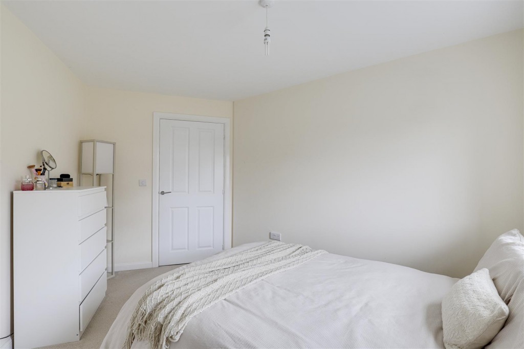 Kestrel Grove, Hucknall, Nottinghamshire, NG15 6UU