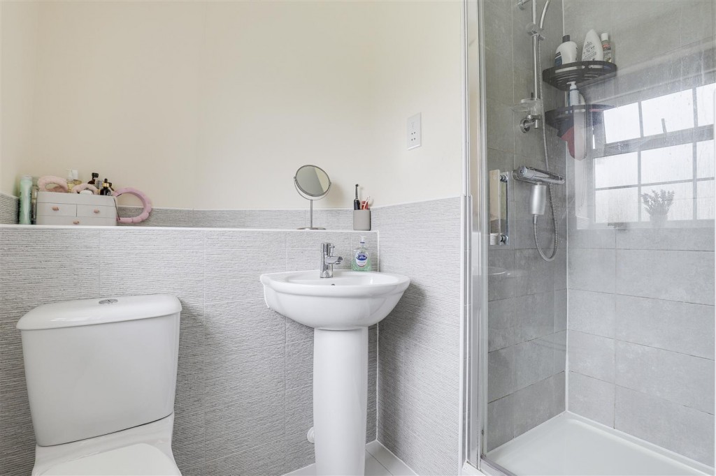Kestrel Grove, Hucknall, Nottinghamshire, NG15 6UU
