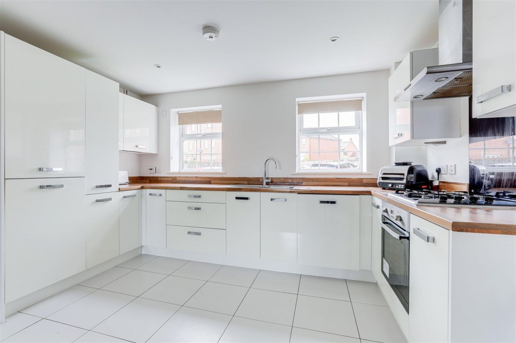 Kestrel Grove, Hucknall, Nottinghamshire, NG15 6UU