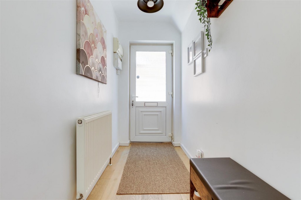 Lodge Farm Lane, Arnold, Nottinghamshire, NG5 8HR