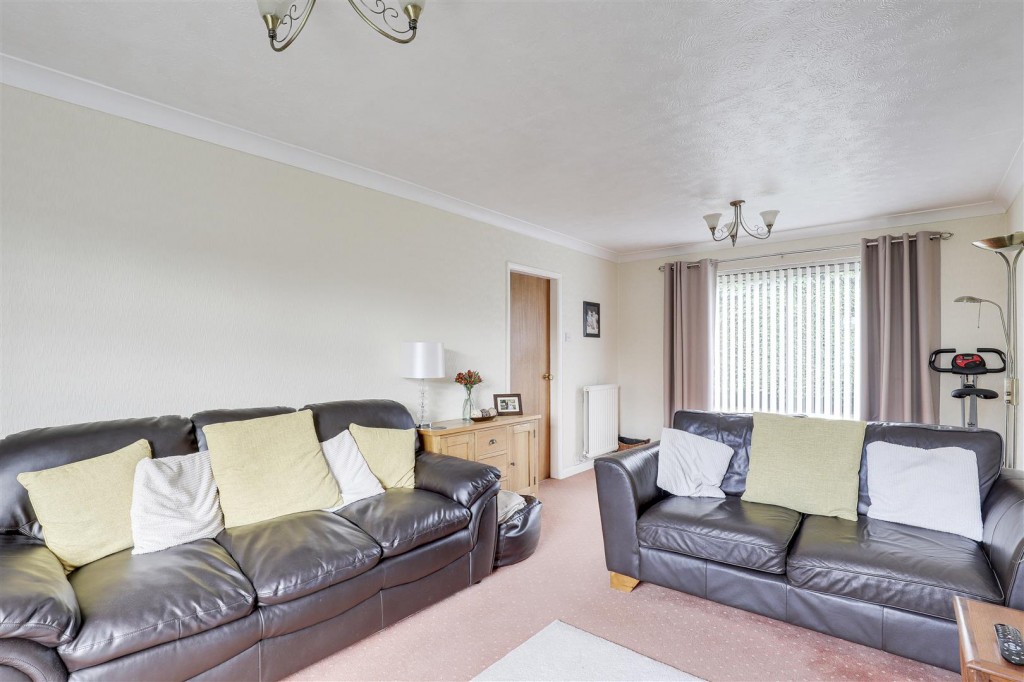 Carisbrooke Avenue, Gedling, Nottinghamshire, NG4 2RD