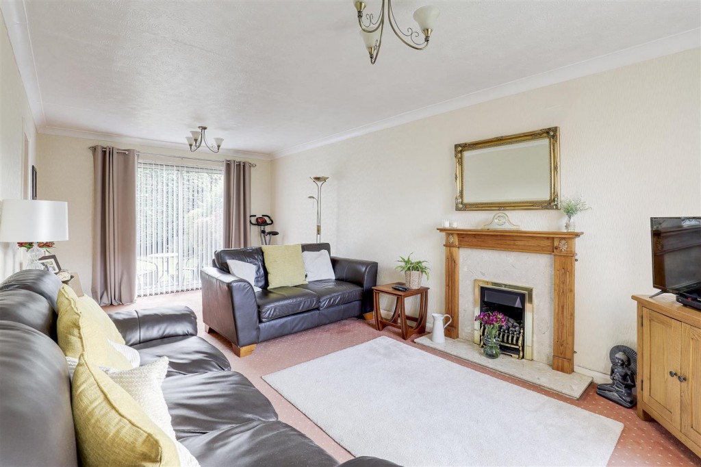 Carisbrooke Avenue, Gedling, Nottinghamshire, NG4 2RD
