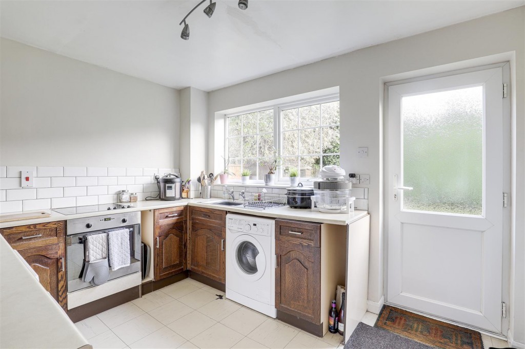 Carisbrooke Avenue, Gedling, Nottinghamshire, NG4 2RD